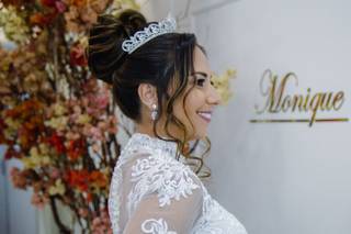 Monique Barcellos - 22