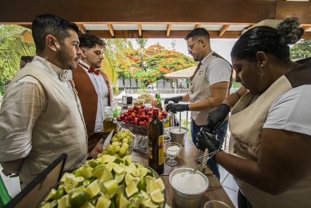 Afonso's Bartender - 1