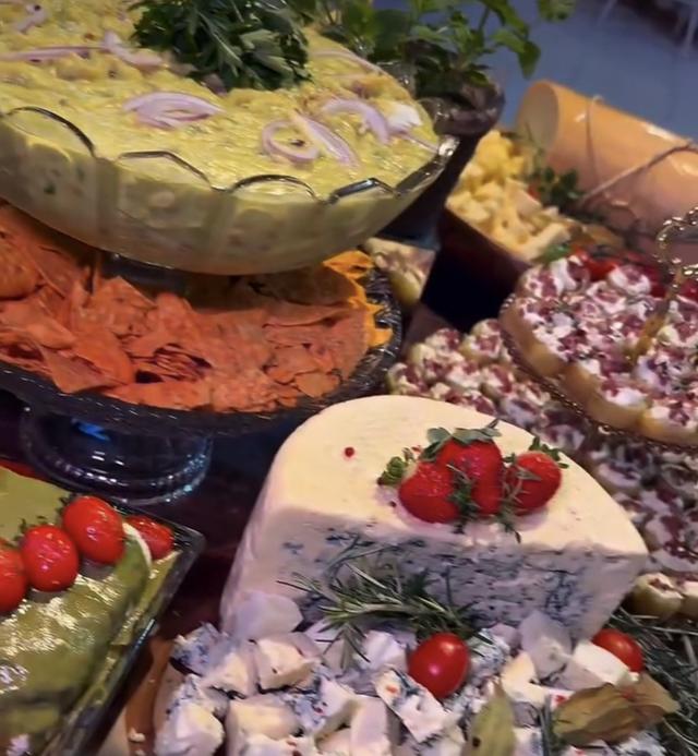 Golden Buffet - 4