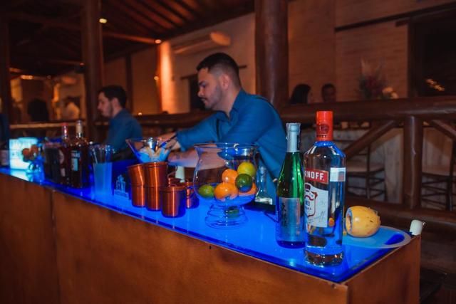 SKY-Bartenders - 2