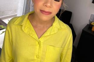 Adriana Lima Makeup - 25