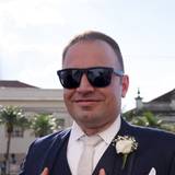 André