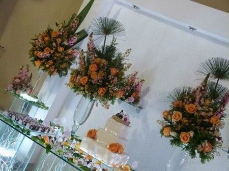 Como seria uma decoração da mesa do bolo. 1