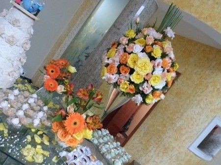 Como seria uma decoração da mesa do bolo. 2