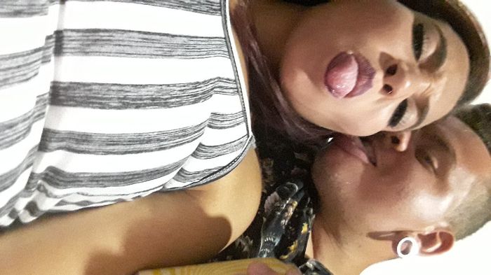 Uma foto que descreva o casal. - 2