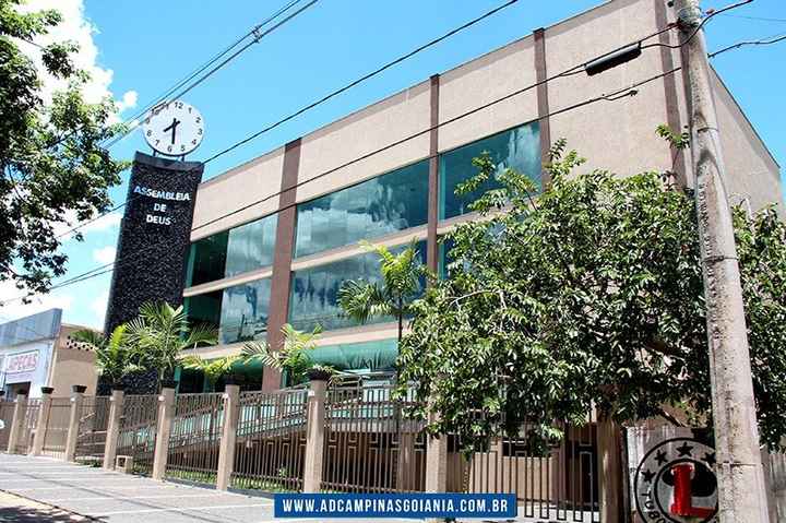 Entrada da Igreja