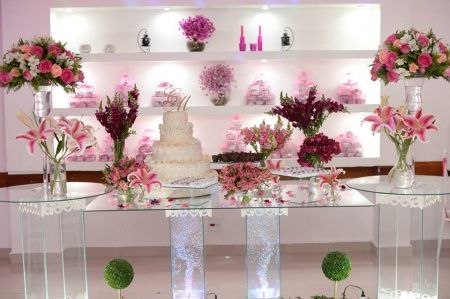 Decoração rosa e roxa