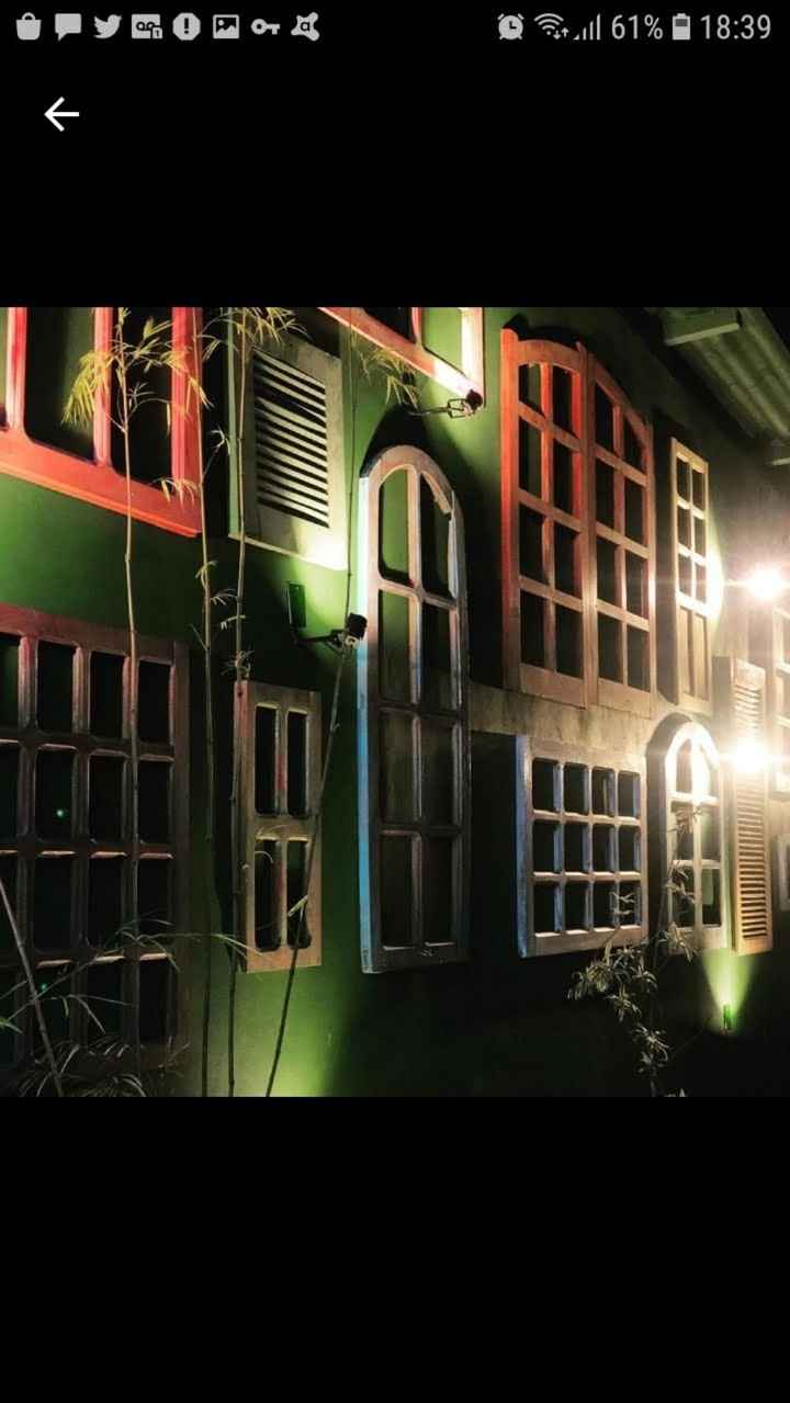 Vcs acham que a decoração rústica vai combinar com o clima do salão? - 2