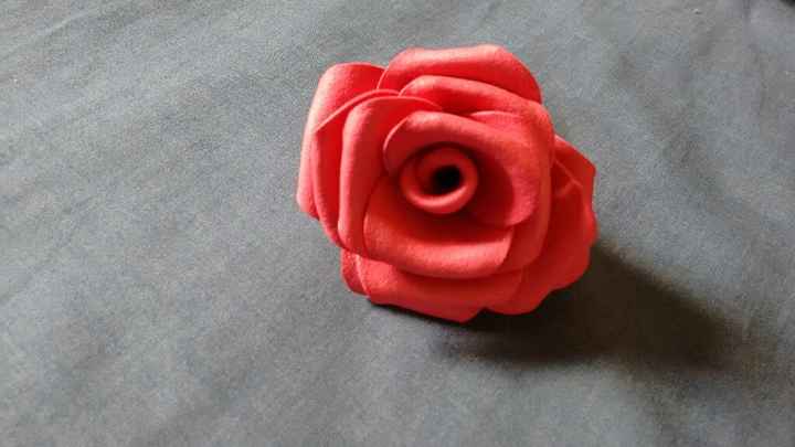 Teste do meu centro de mesa com rosas de eva - 1
