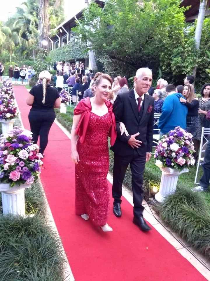 Meus pais entrando na cerimônia