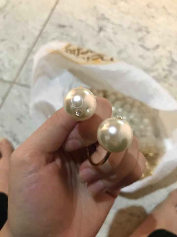 Finalizado com o strass! ♥