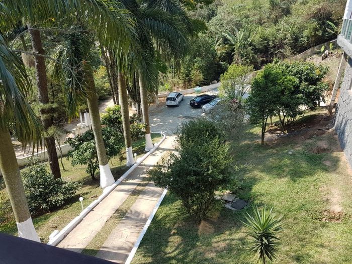 Estacionamento e entrada 