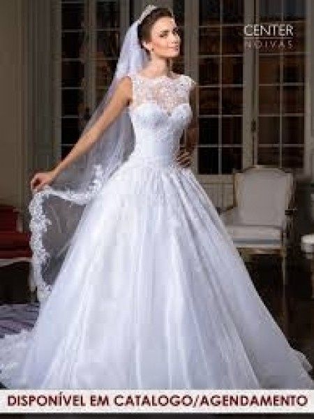 A escolha do vestido perfeito