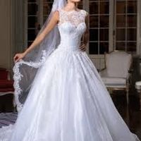 A escolha do vestido perfeito