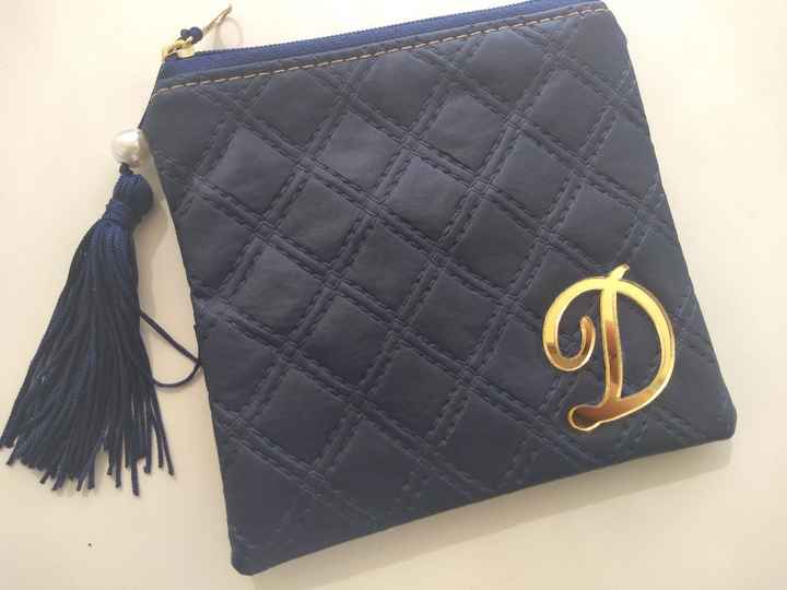 Detalhe da necessaire das madrinhas