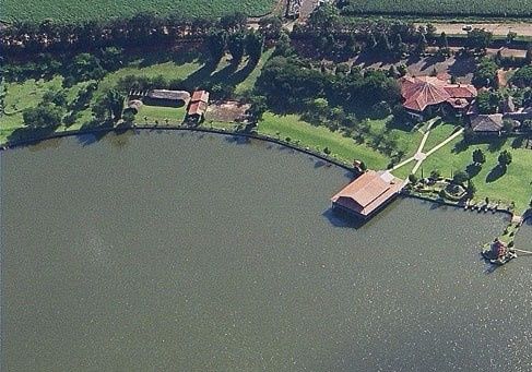 Essa é a "planta" do parque que pretendo casar. O salão principal compreende o espaço com telhado ar