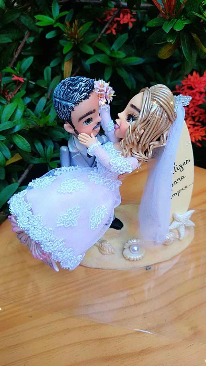 Oiê meninas trabalhamos com topos em biscuit para deuxar seu casamento mais que Perfeito. sou de For