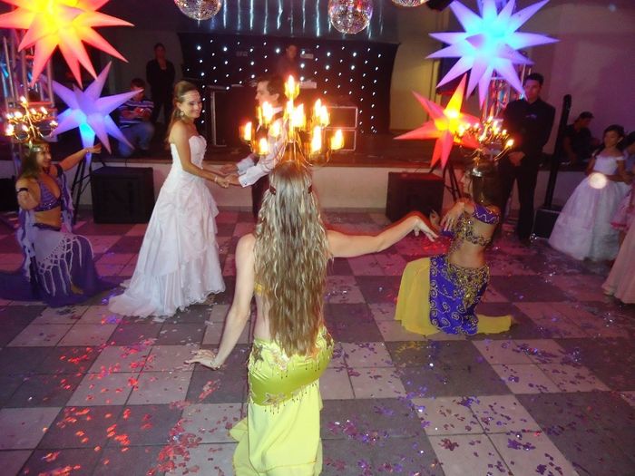 DANÇA DO VENTRE NA FESTA