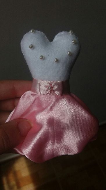 Vestidinho para indicar a cor do vestido da madrinha - #diy 1
