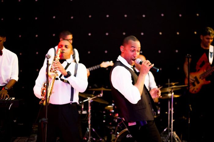 Experiência com banda ao vivo no casamento 9