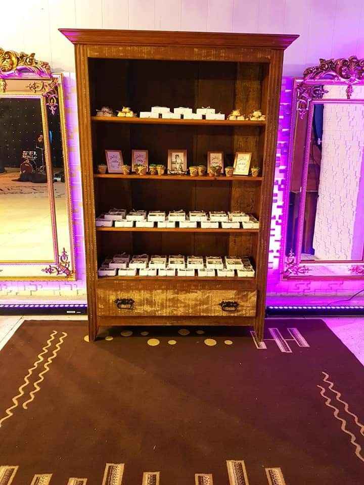 Estante lembrancinhas
