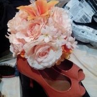 Meu buquê feito de flores artificiais - gastei menos de R$ 20  e meu sapato comprado na Dafiti R$ 70