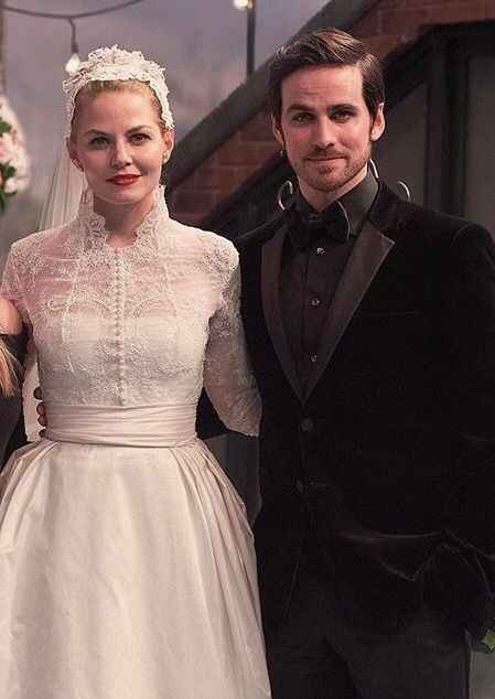 2) Emma e Gancho (Once Upon a Time)