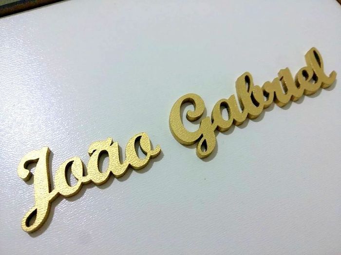 Detalhe de uma das caixas de um dos pajens. Coloquei o nome em cada caixinha dos pajens/damas/floris