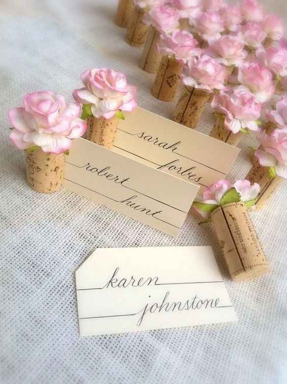rolhas e flores decorativas