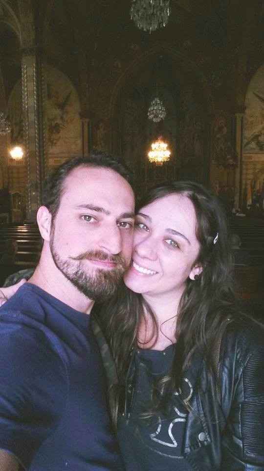 nós dois, no dia em que marcamos nosso casamento (2 anos e meio de antecedência, rs)