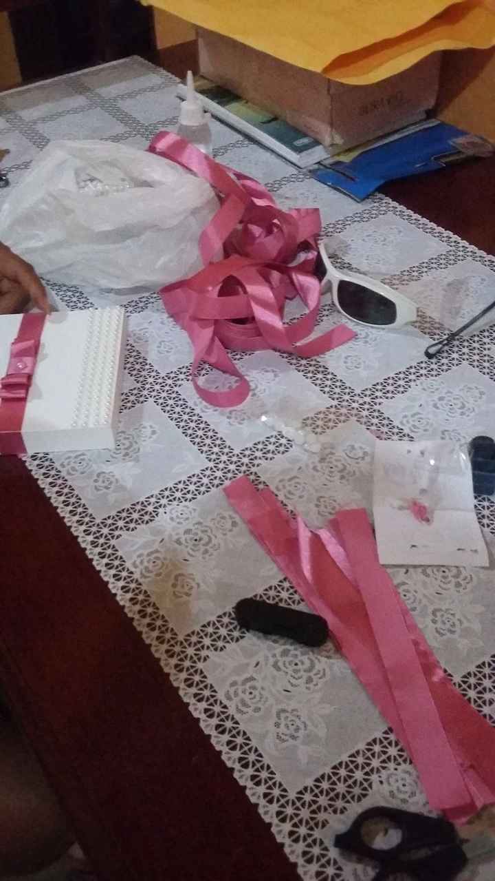 Materiais para a decoração das caixas... Não reparem na bagunça, rsrsrs