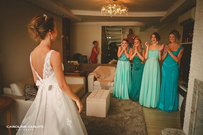 Quem te acompanha na busca pelo vestido ideal? - 1