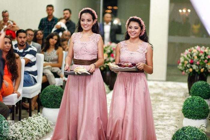 Damas moça para ceia