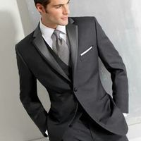 Qual a cor da roupa do noivo? - 1