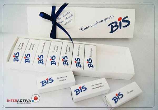 Caixa com 12 bis personalizado dia dos namorados