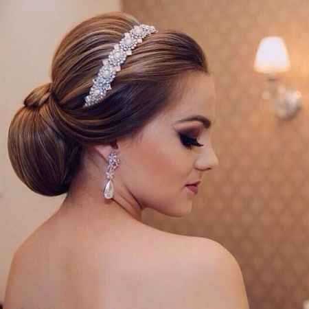 Cabelo liso: preso ou solto? - 1