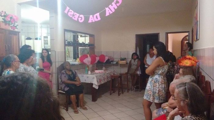 E os convidados e a mesa do bolo