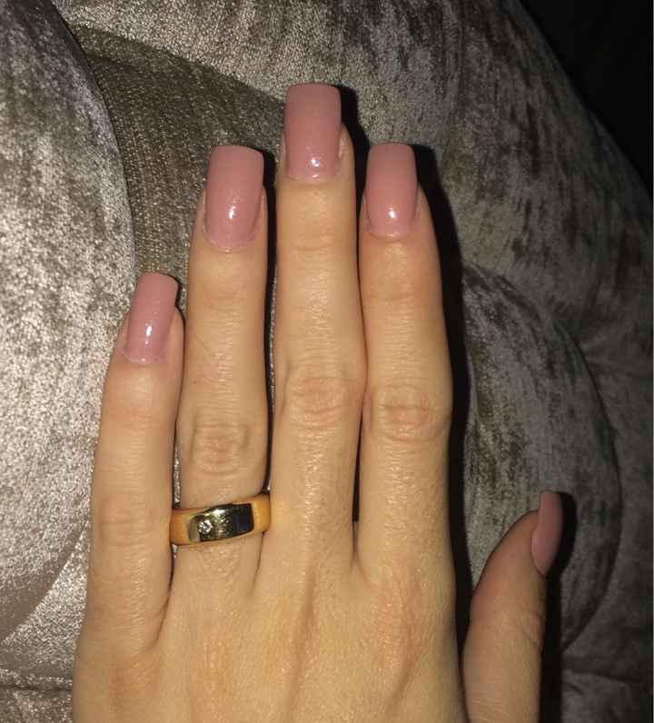 Esmalte discreto ou glamuroso? - 1