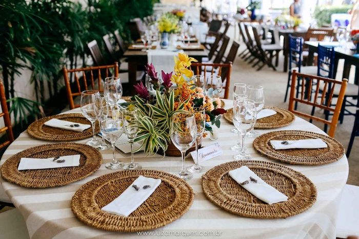 Decoração de mesa simples mais muito romantica para casamento na praia...