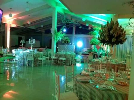 Não vai ser igreja! casando no salão por falta de opção.  - 7