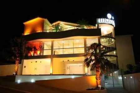 Não vai ser igreja! casando no salão por falta de opção.  - 1