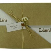 Convites com etiqueta. com o nome dos convidados