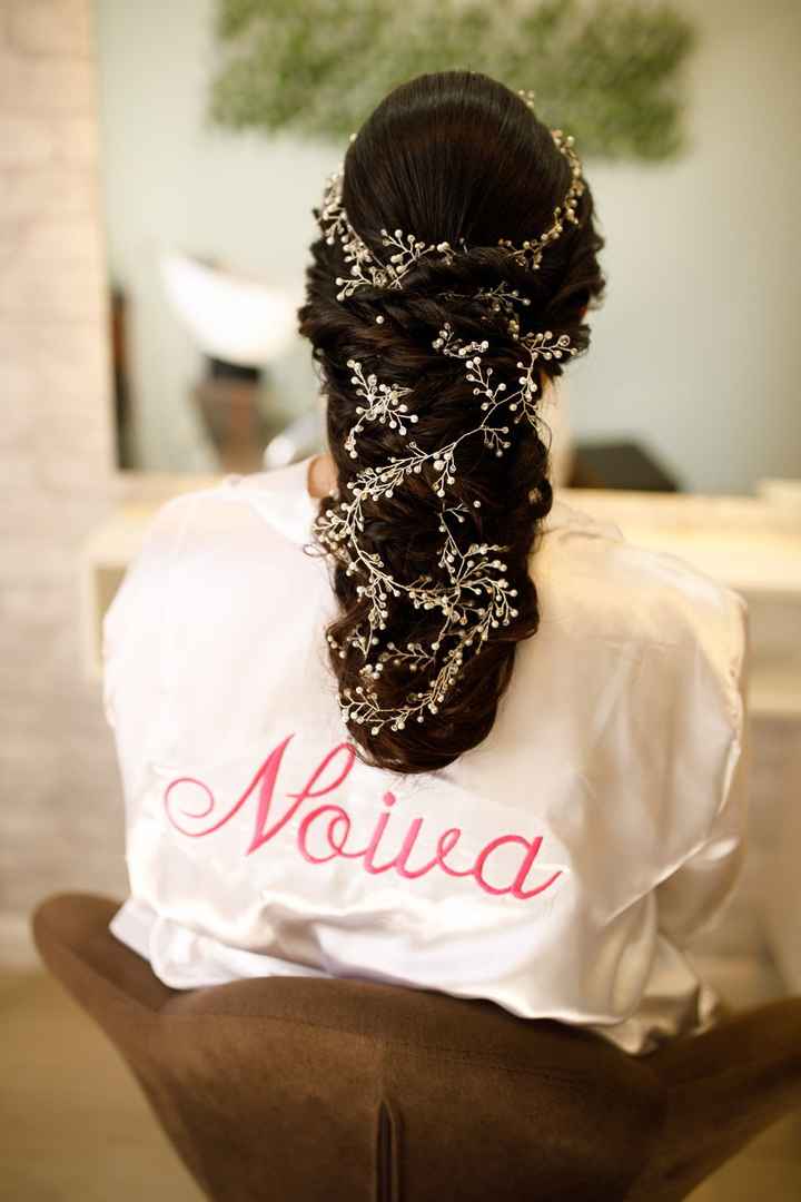 Meu lindo penteado. Optei por não usar véu.