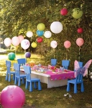 A mesa das crianças - no meu casamento não terá, mas essa tá linda!