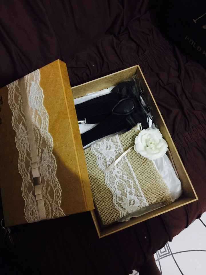 Caixa com Manual dos padrinhose. Eu ainda tenho, quem quiser, só pedir :D