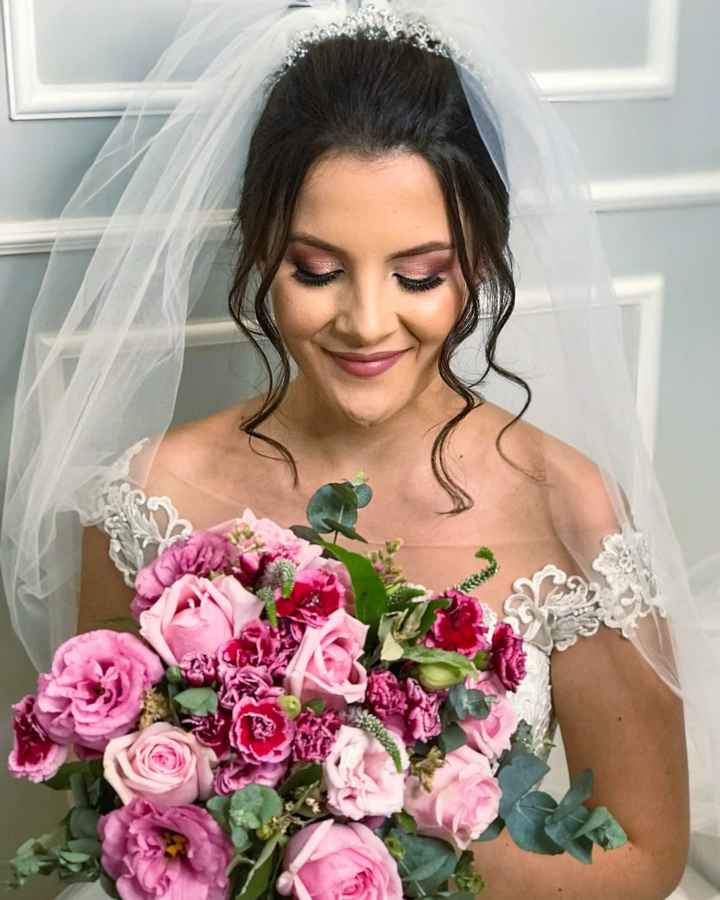 Pronta para casar, ainda no salão