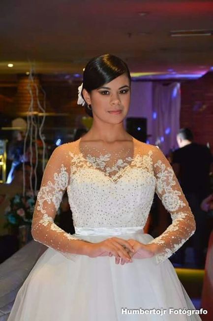 Vestido rendado e de manga cumprida , alguma noivinha com esse gosto? - 4