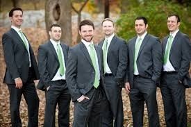 Padrinhos de gravata verde