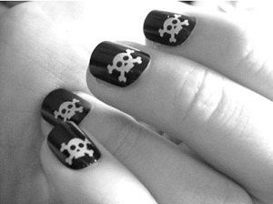 Unhas caveira p/ Leandra