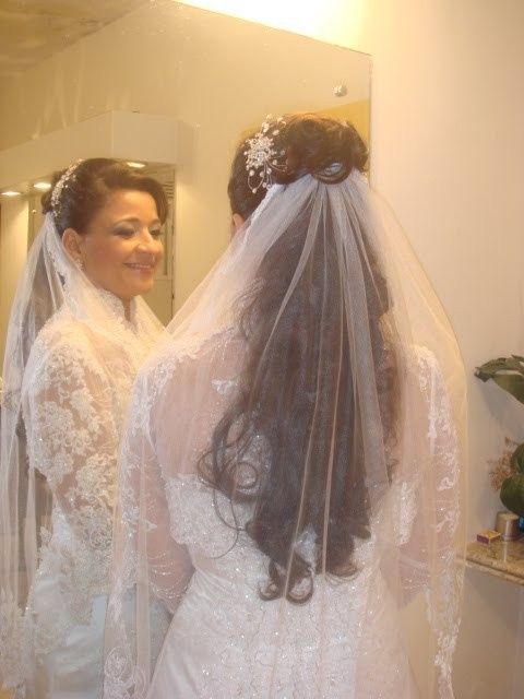 Ainda não sei se vou usar um véu grande, mas o cabelo ficará meio solto